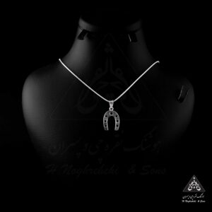 آویز نعل